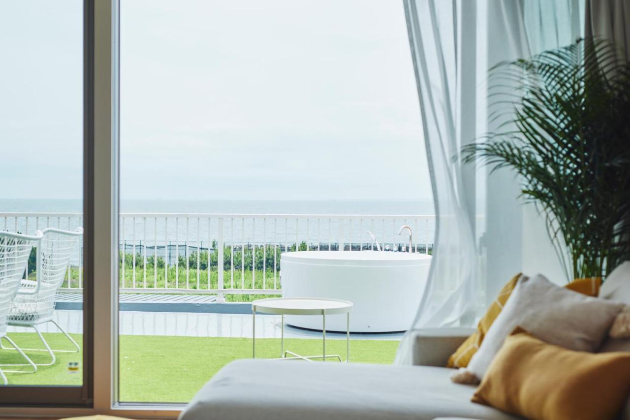 Hotel & Glamping Act Futtsu Экстерьер фото